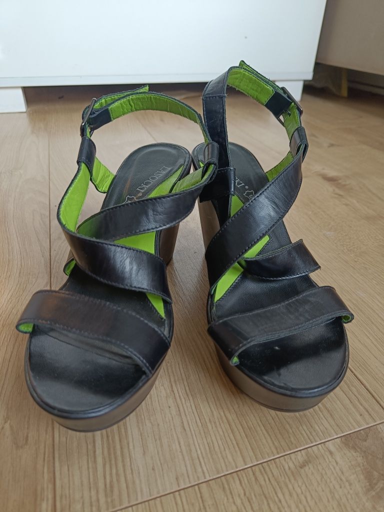 Lasocki 39 skóra jak nowe koturny sandały buty