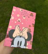 Paleta cieni i rozświetlaczy Disney Minnie Mouse Makeup Revolution