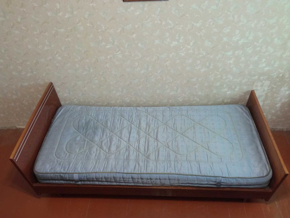 Продається односпальне ліжко
