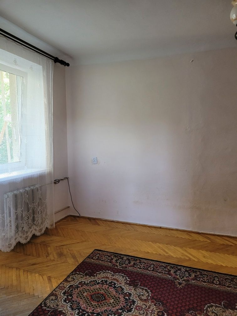Продам 2 км.кв.в самому серці міста по вул.Незалежності (гот.Надія)