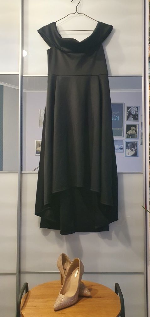 Sukienka czarna asymetryczna