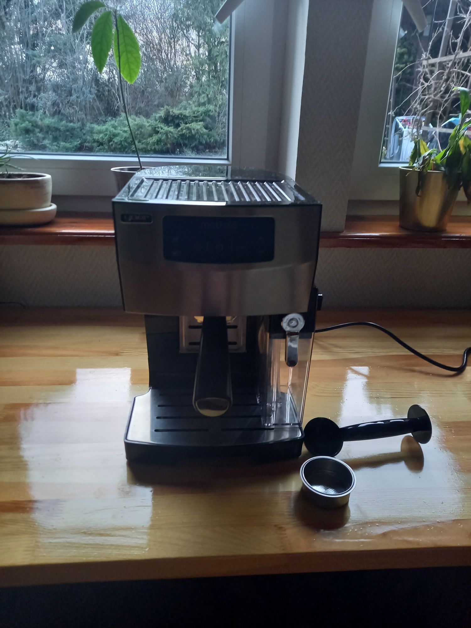 Ciśnieniowy ekspres do kawy YOER Mousso EMF02BK