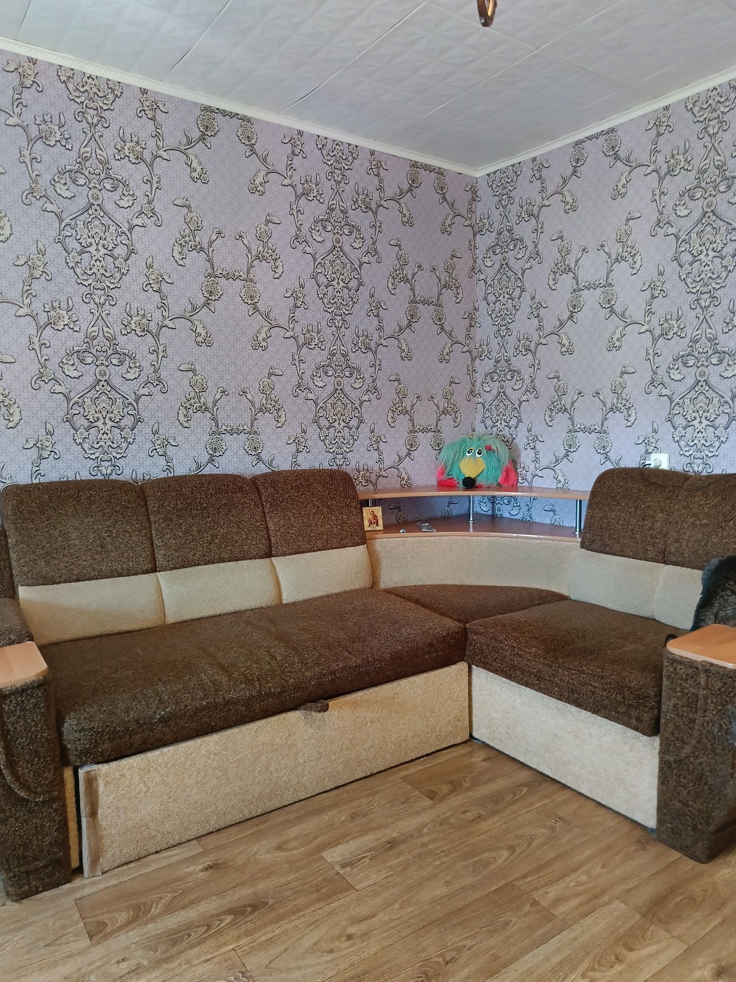 Продам 2 квартиру, частково  меблі, власна кладовка, вул.Г.Сталінграда