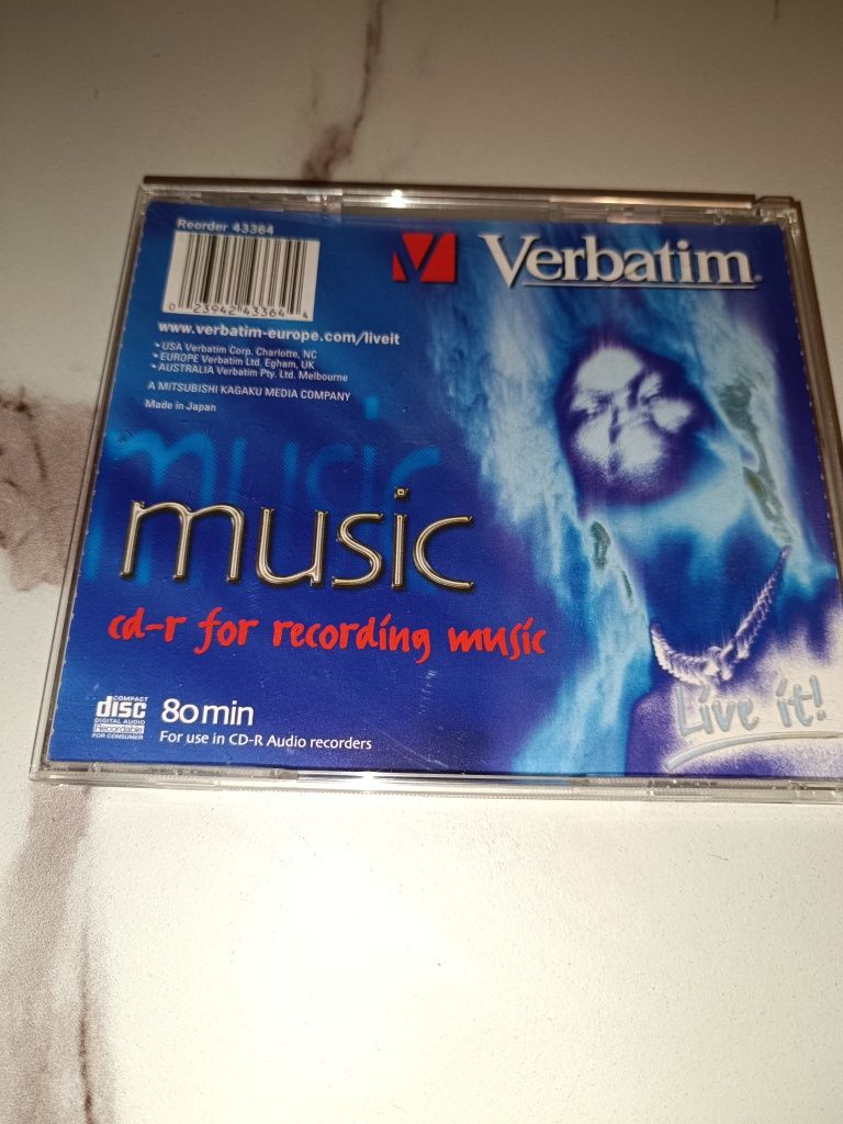 Płyty cd-r audio z muzyką metalową tłoczone przez Taiyo Yuden