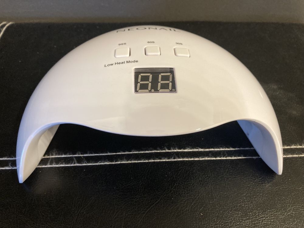 Lampa LED 18W/36 z wyświetlaczem NeoNail