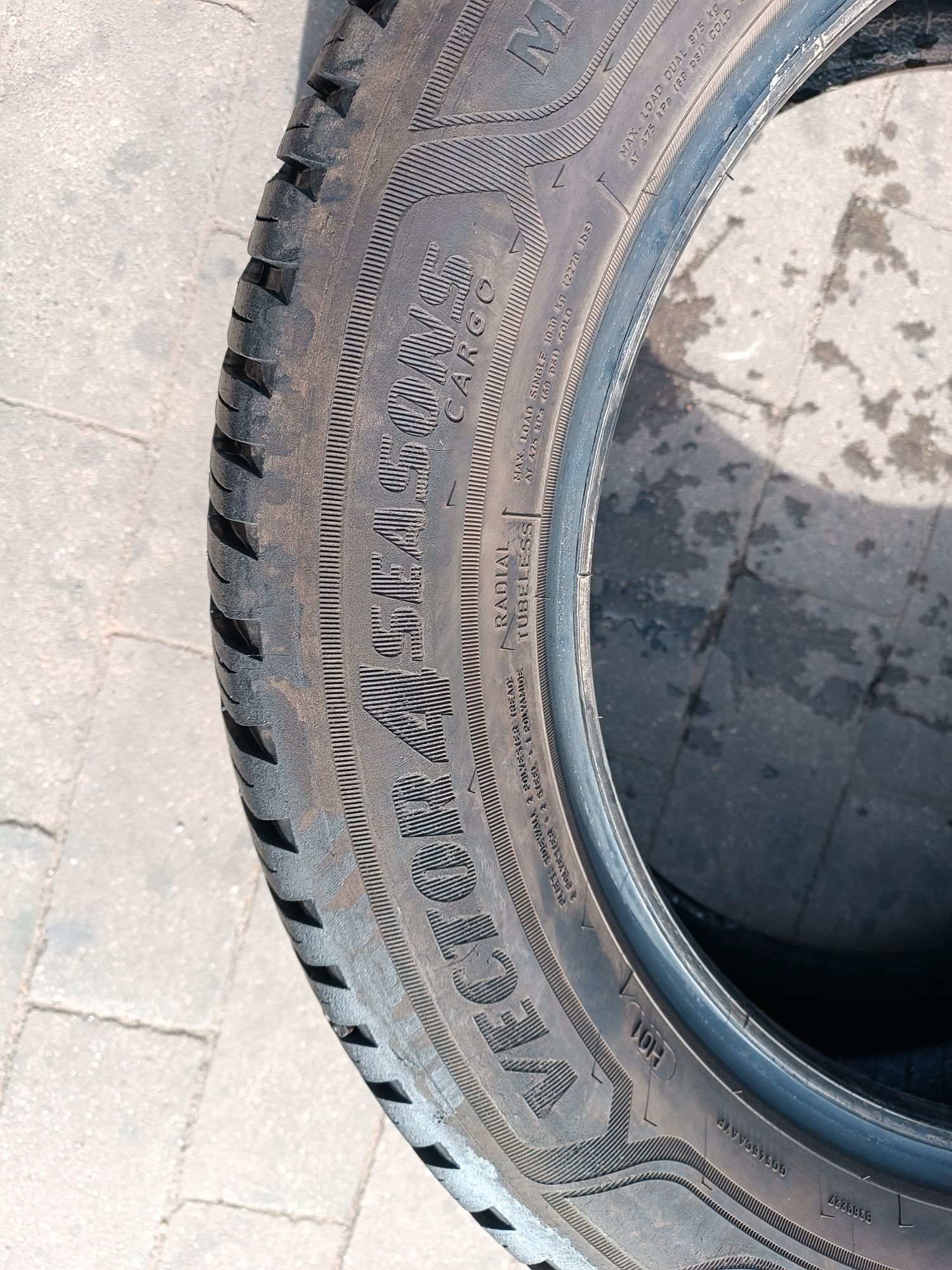 225/55R17C Goodyear Vector 4Seasons CARGO  MO-V
