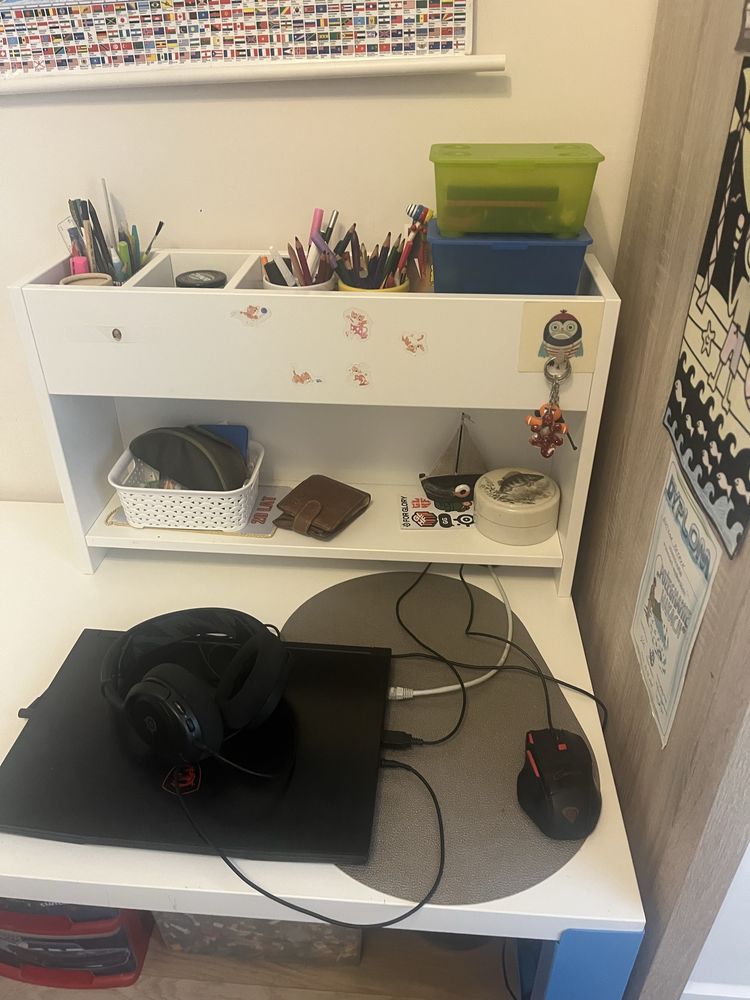 Biórko regulowane Ikea z nadstawką
