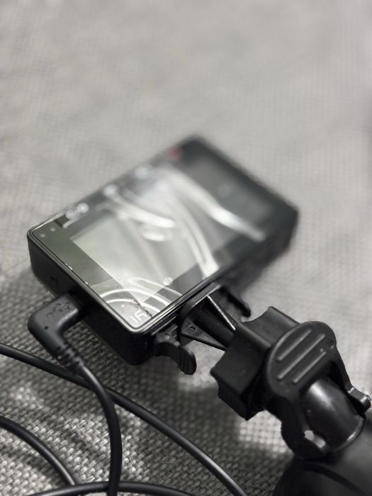 Wideorejestrator Xiaoyi Yi Dash Camera wraz z kartą micro ssd