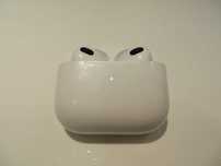 Oryginalne Apple AirPods 3 generacji z etui ładującym A2564