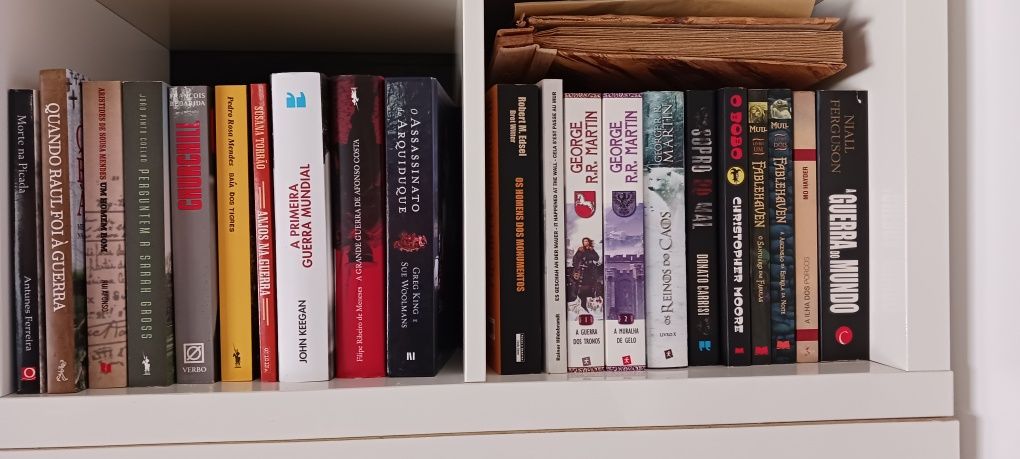 Livros de várias temáticas