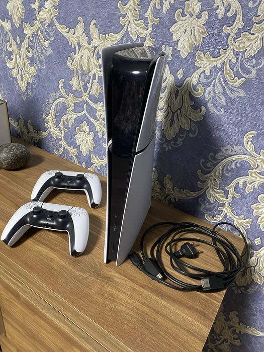Playstation 5 slim + 2 геймпади + зарядна станція + навушники 3D Pulse