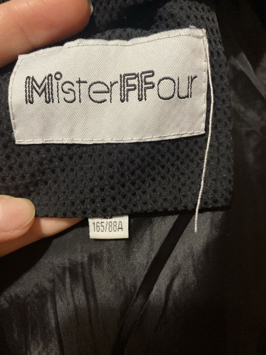 Зимова куртка, тепла. Розмір L, але я ношу S то теж добре