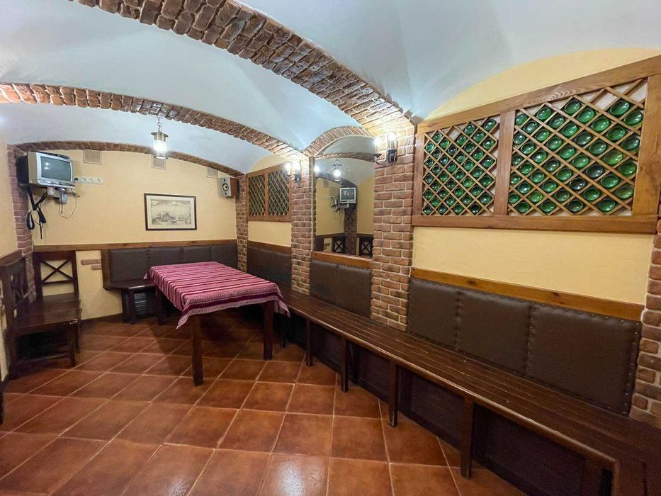 Продаж кафе + тераса на бульварі Вацлава Гавела, 49