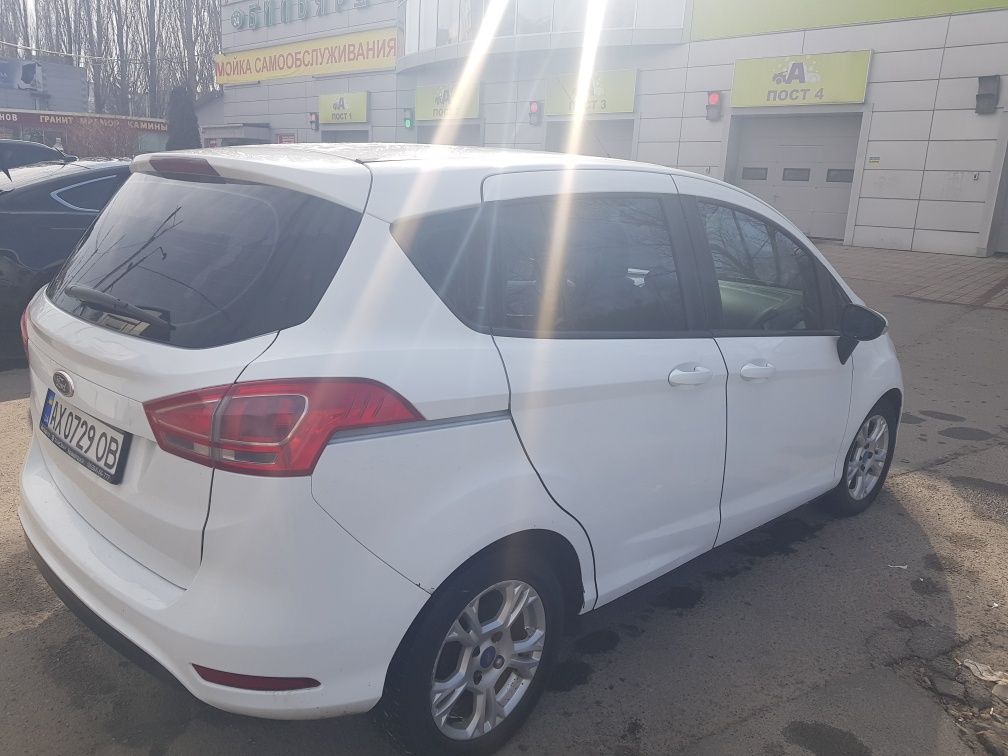 Продам Ford b-max 2015