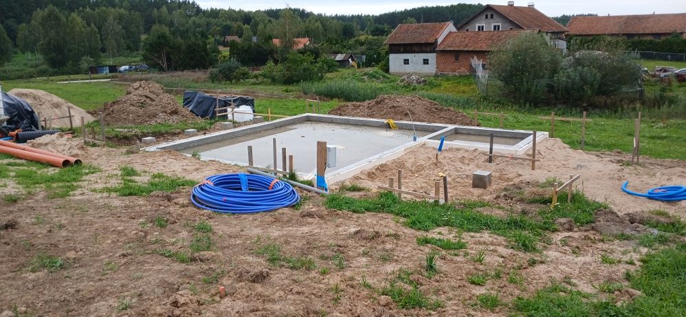 Budowa płyt fundamentowych, fundamentów punktowych domów drewnianych