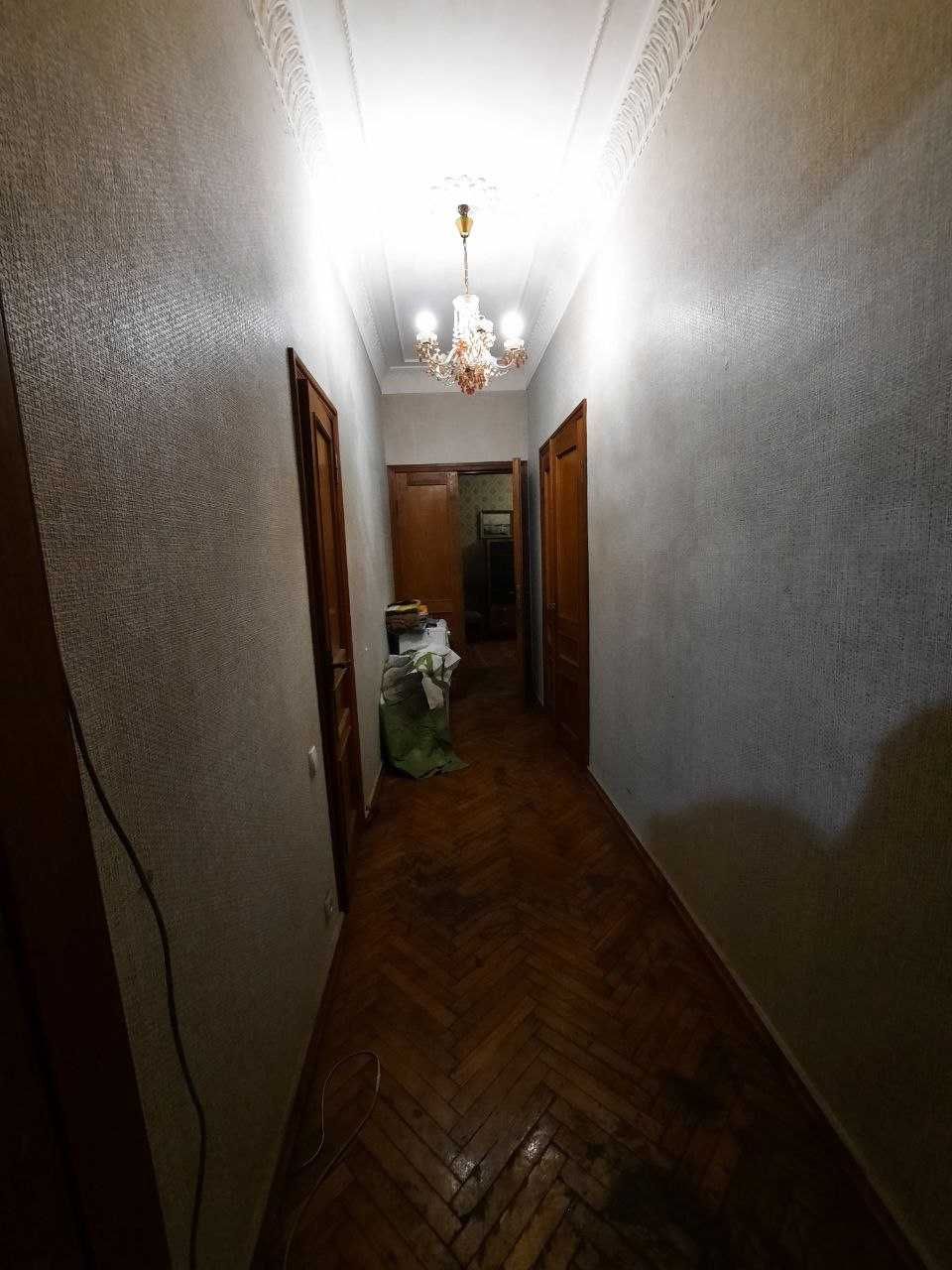 Продам 3 комн. ЖБ сталинку, Центр, м. Университет