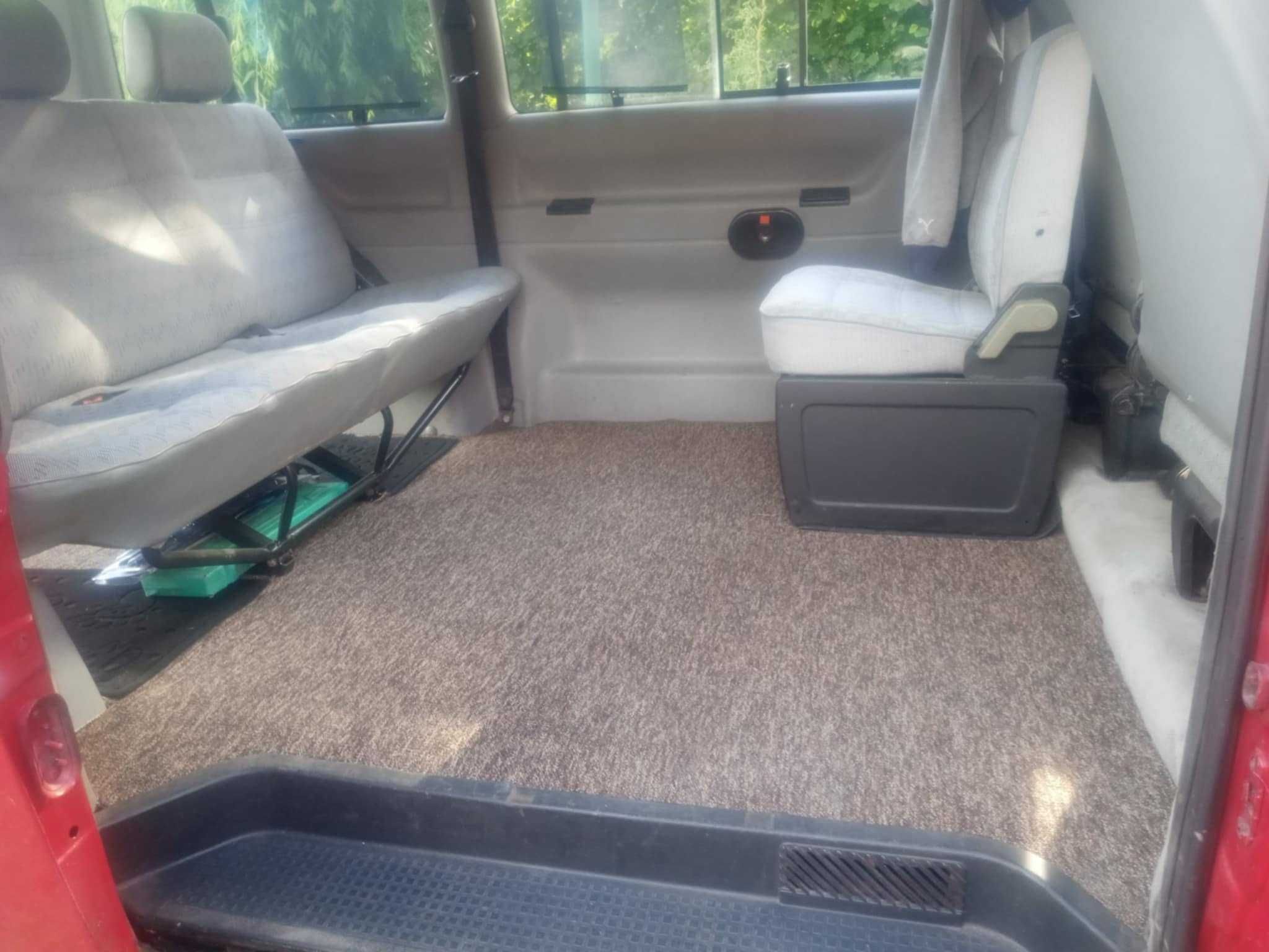 VW T4 CARAVELLE 1,9 TD  zarejestrowany na 9osob