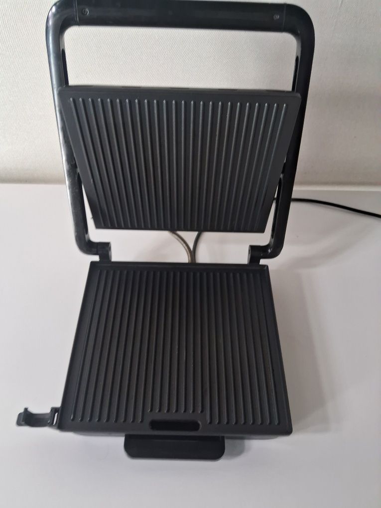 Продам гриль Tefal 2000w