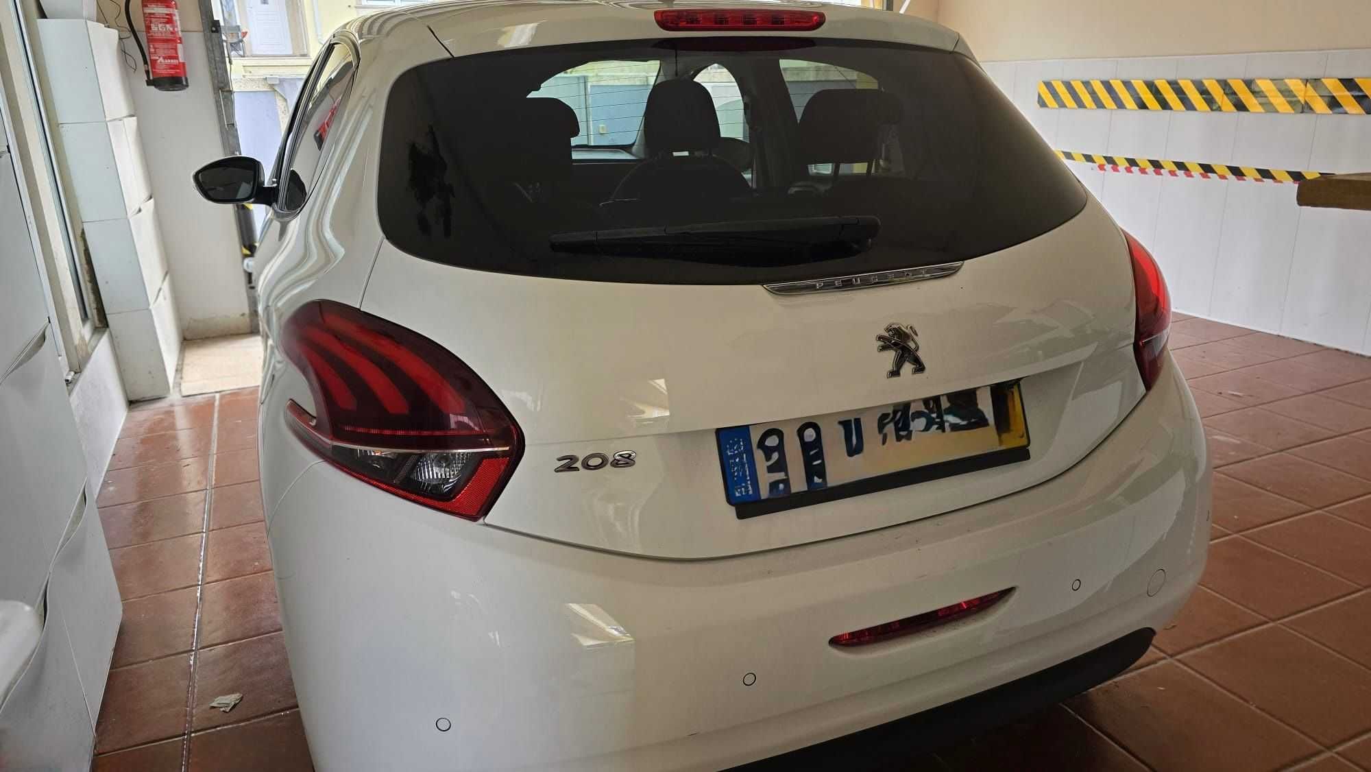 Peugeot 208 Allure Pack 1.2 PureTech (Gasolina) – 2015 – 115.000 km