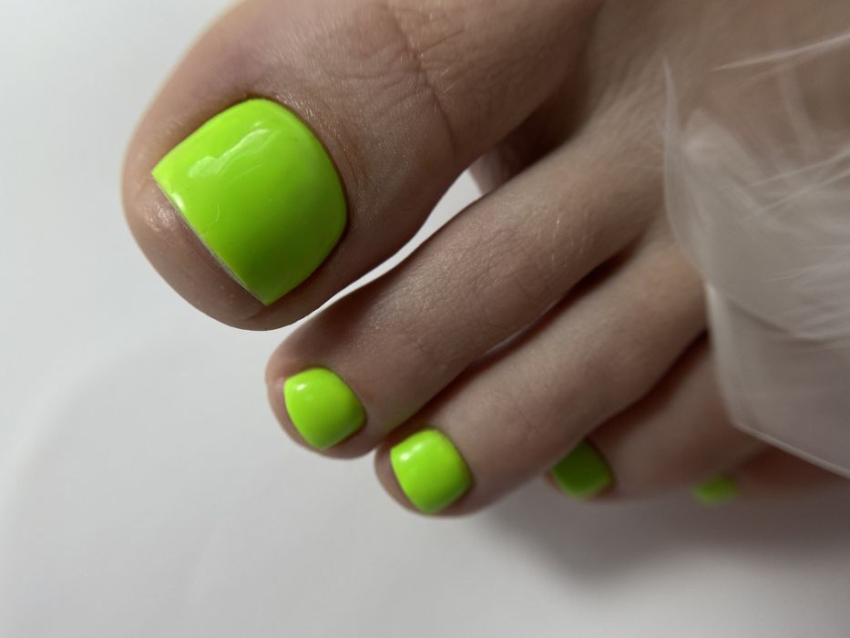 550 грн Педикюр. Манікюр.Покриття гель лаком