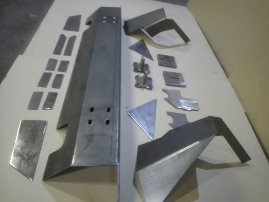 Zderzak stalowy Suzuki Vitara 1.6 tył tylny w częściach do pospawania