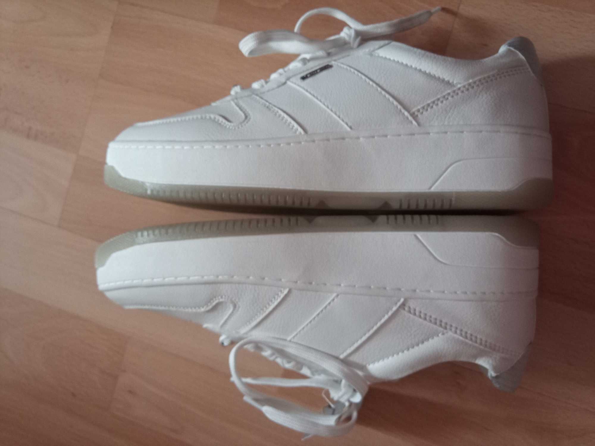 Białe sneakersy na platformie tamaris 42 wkładka 28 cm podeszwa 4,5 cm