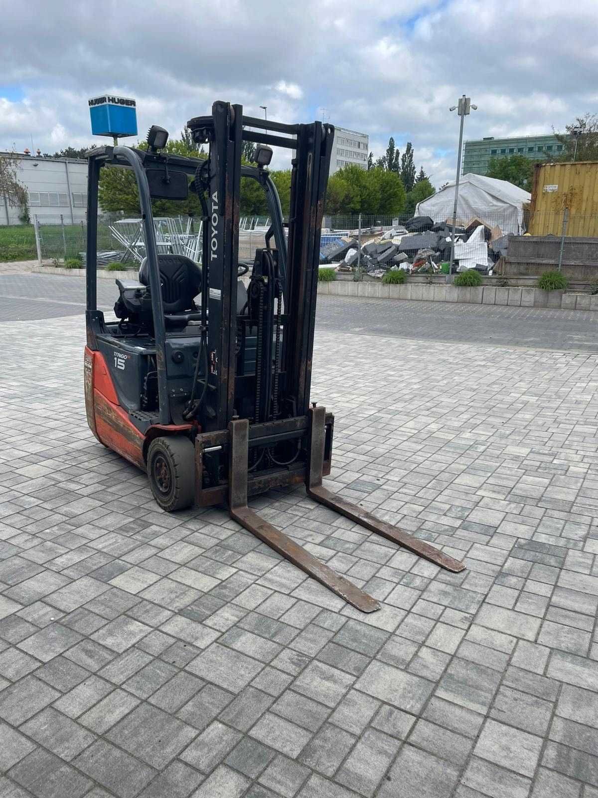 Wózek widłowy elektryczny Toyota 8FBE15T Duplex, wolny skok