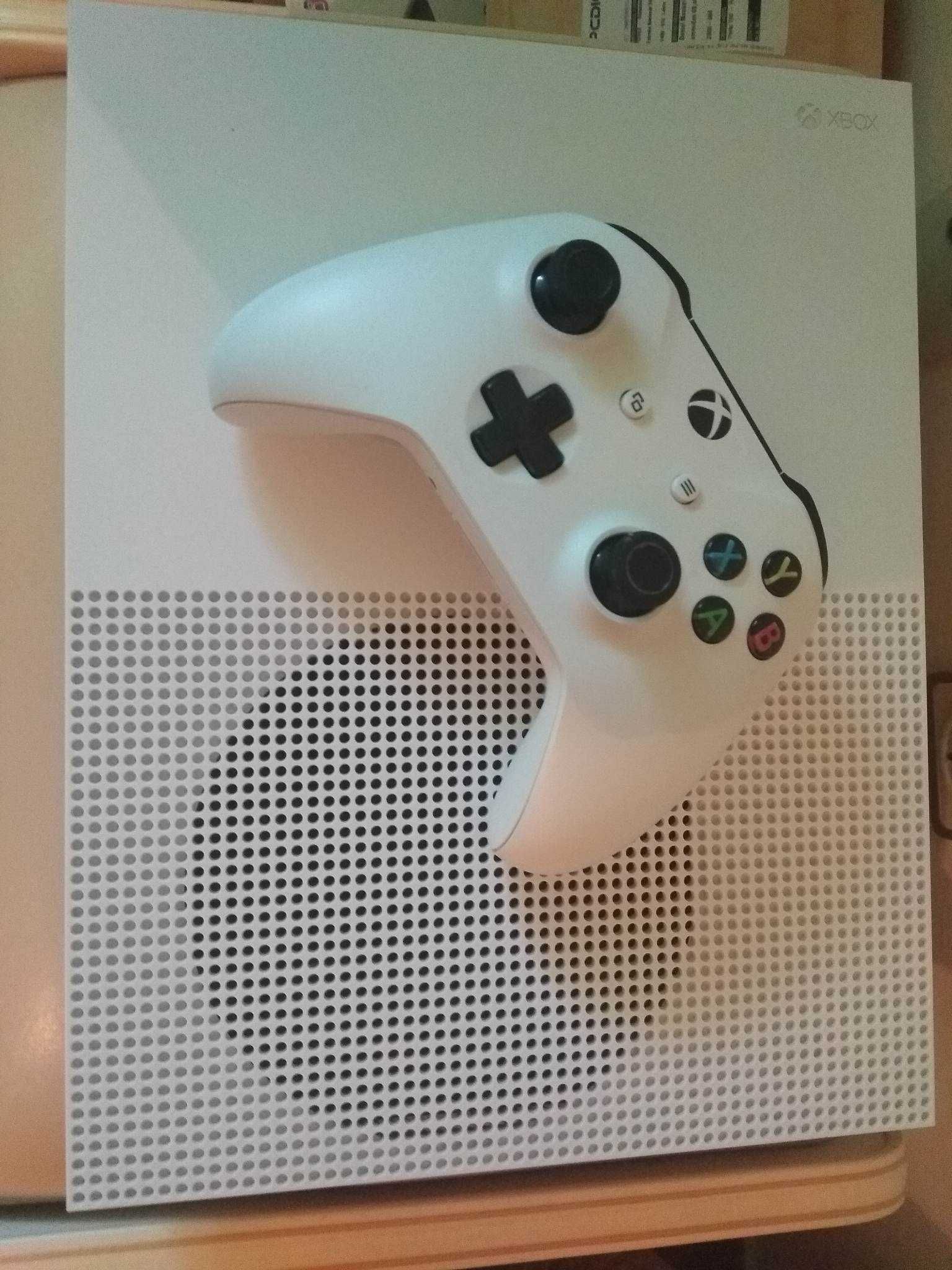 Xbox One S 1TB usada