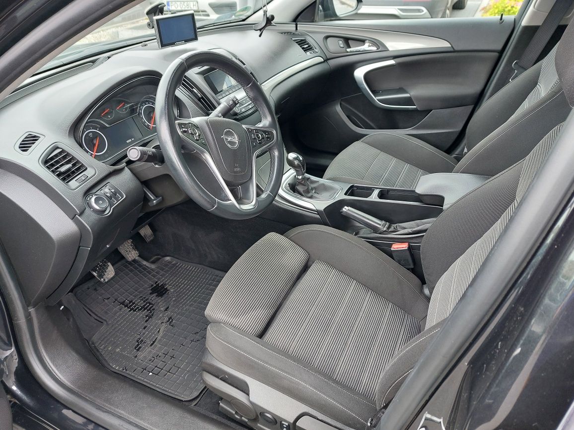 Opel Insignia Kombi rok 2014 2.0 Diesel 88Kw 163.000 km