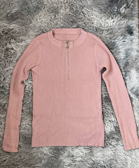 Жіноча кофта пудрового кольору