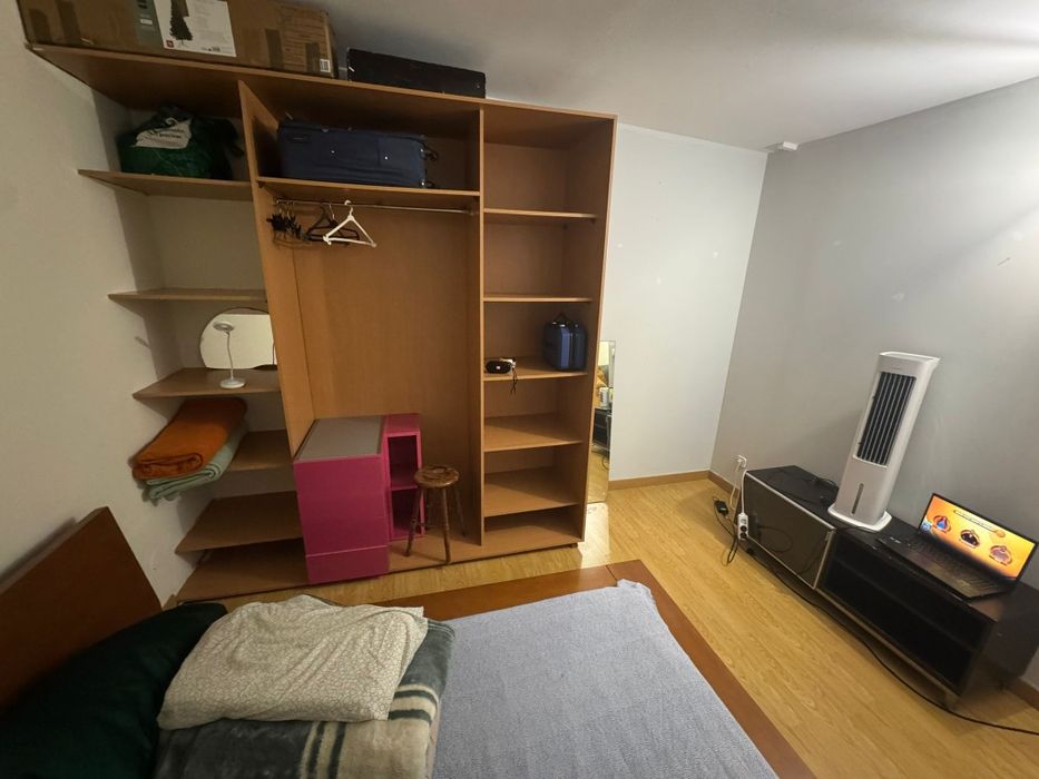 Alugo quarto em Fernão ferro