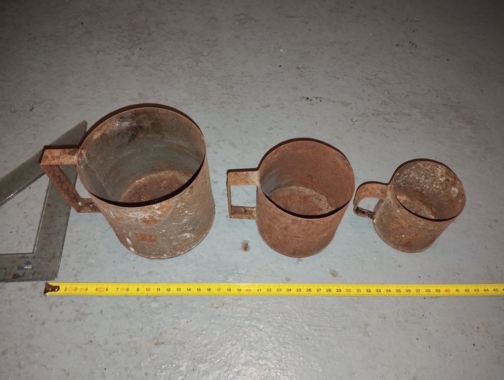 Canecas de ferro muito antigas