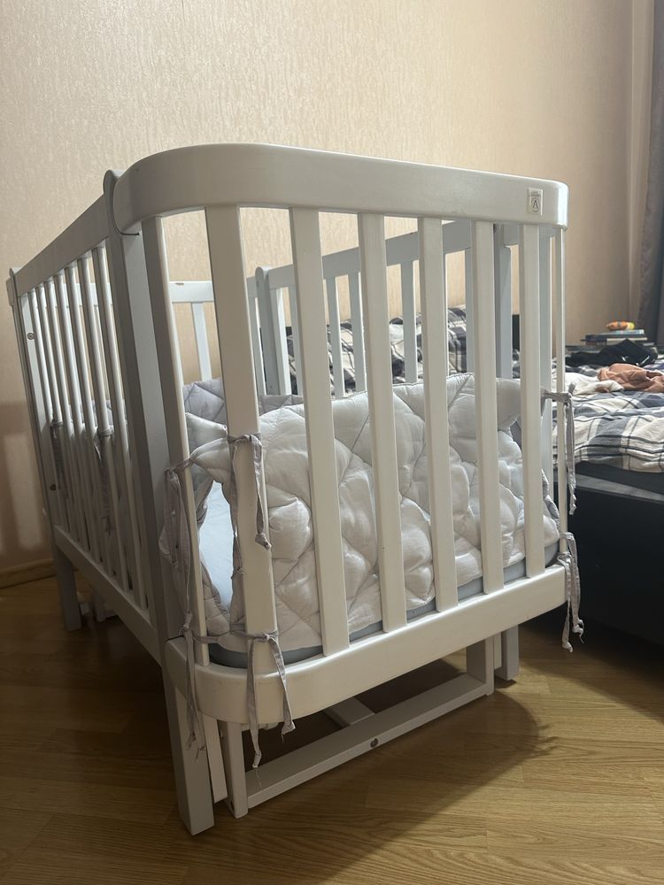 Кроватка + комод с пеленальным блоком