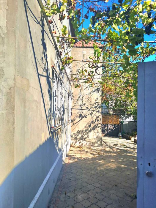 Капитальный 2х эт. кирпичный дом возле Черноморска