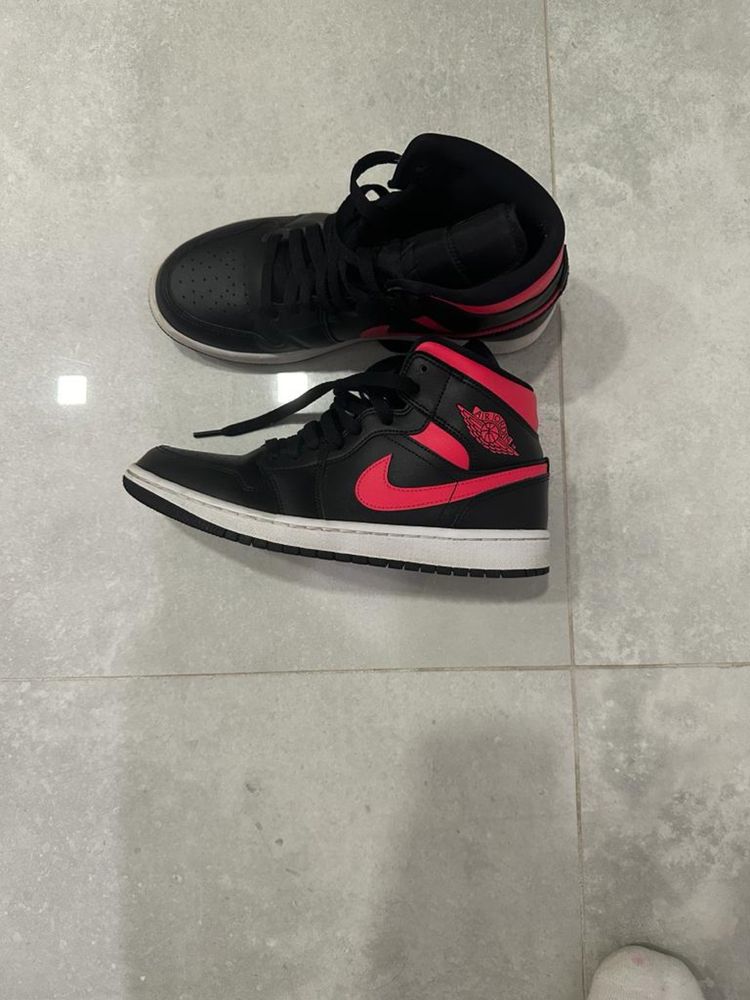 Кросівки Nike Air Jordan 1 Mid унісекс 40,5 розмір