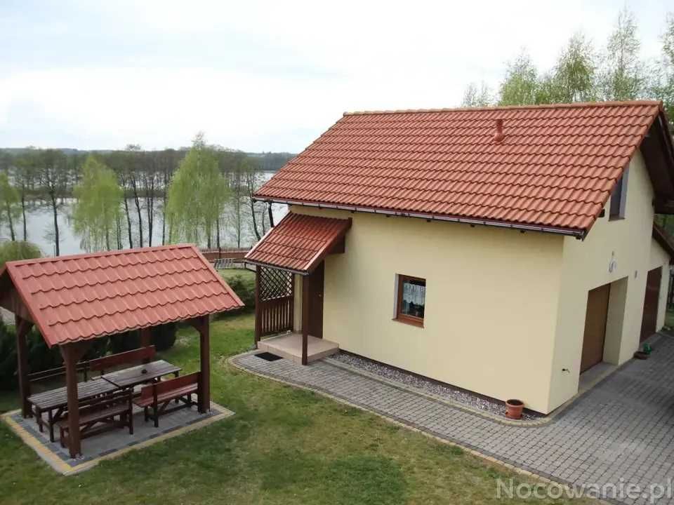 Domek i Pokoje nad Jeziorem Ryńskim