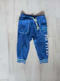 Niebieskie spodnie chłopięce dresowe lindex r 92