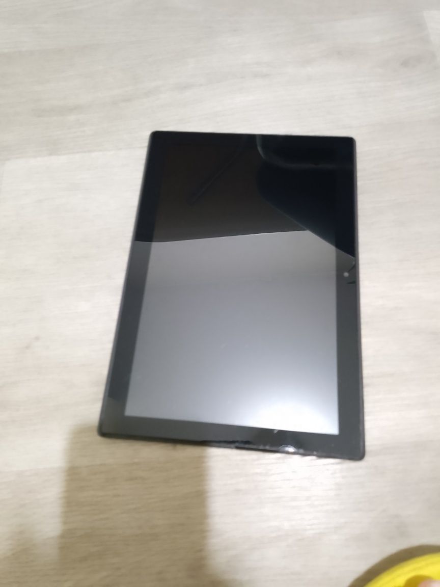 Планшет Lenovo TAB 4 TB-X304L 2/16GB