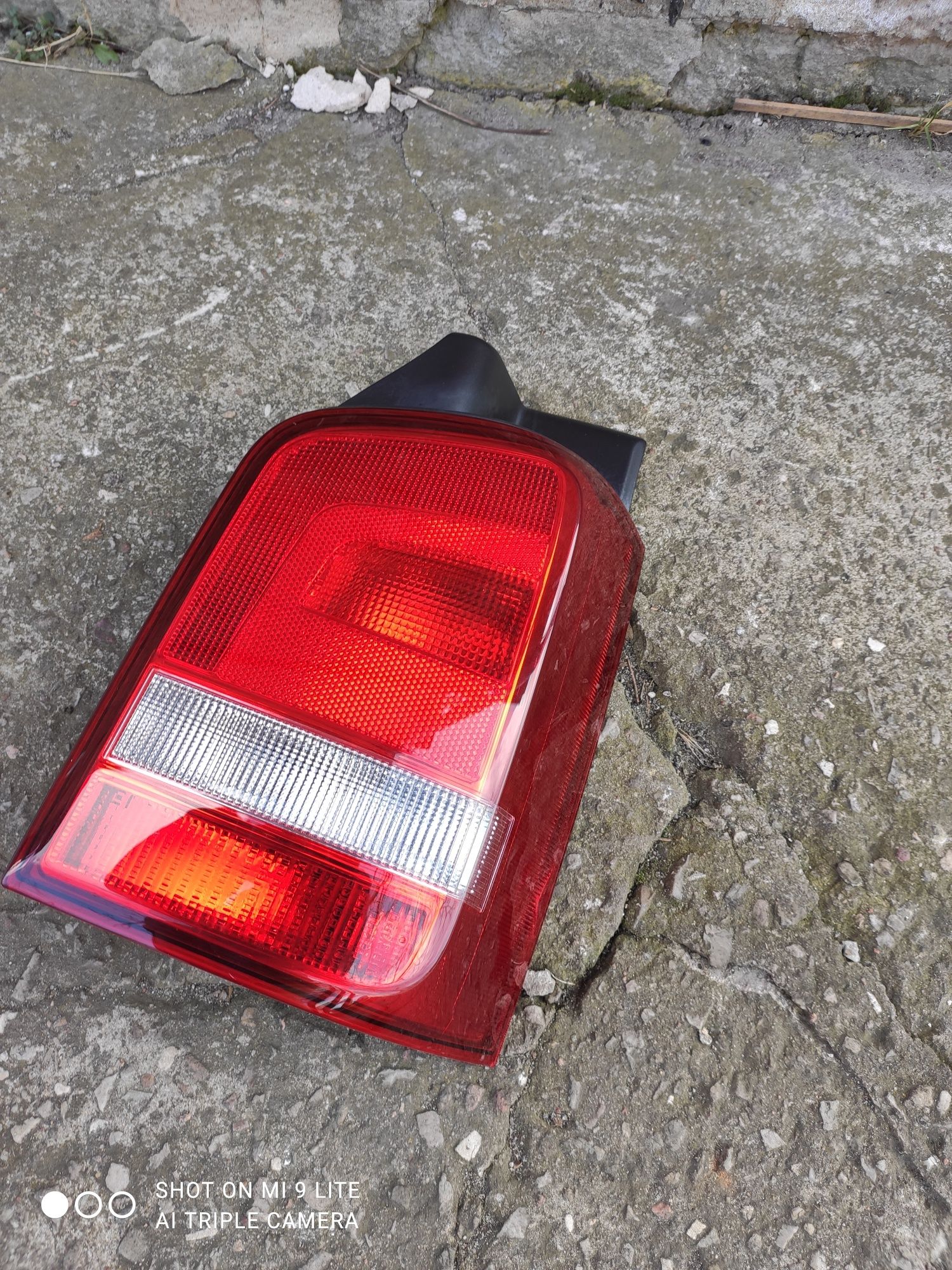 Lampa tył prawa Volkswagen Transporter T5 T6 Hella Oryginał