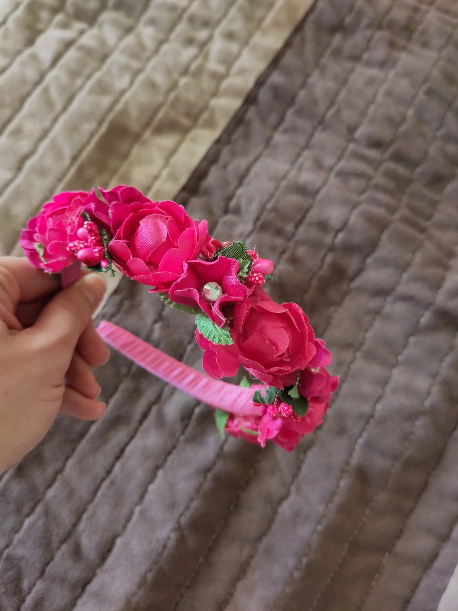 Opaska z kwiatami c. różowa