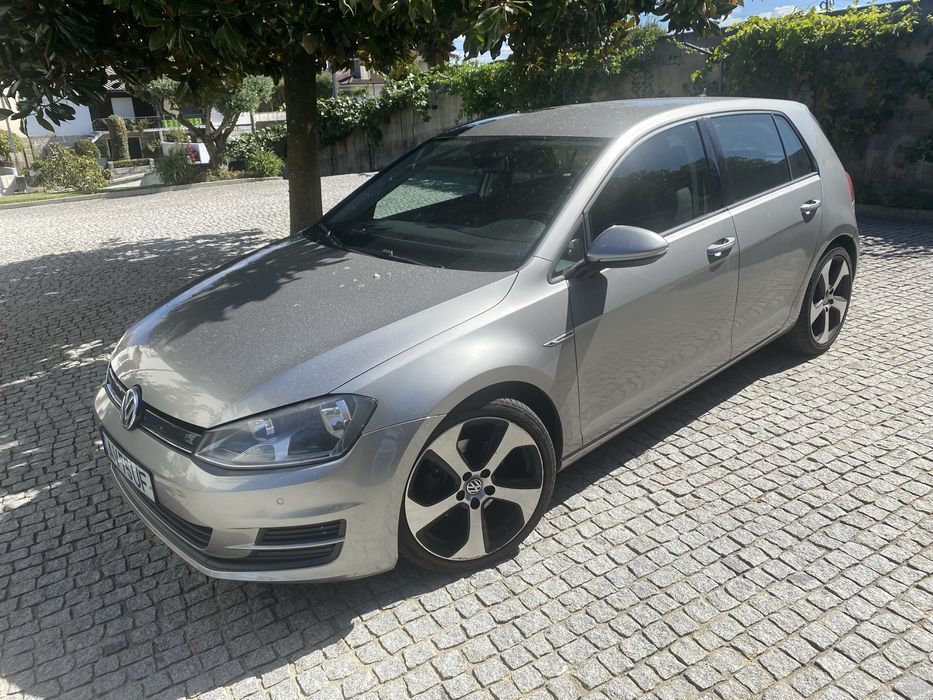VW golf 7 1.6 diesel 5 portas e com gancho para reboc