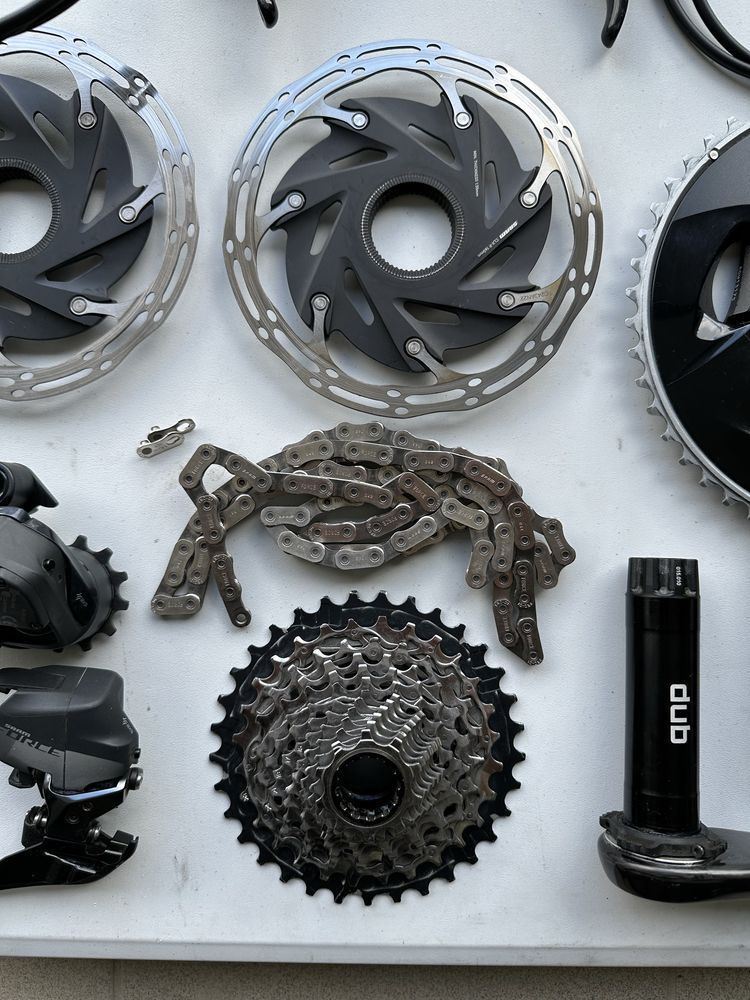 SRAM Force AXS 2x12 eTap