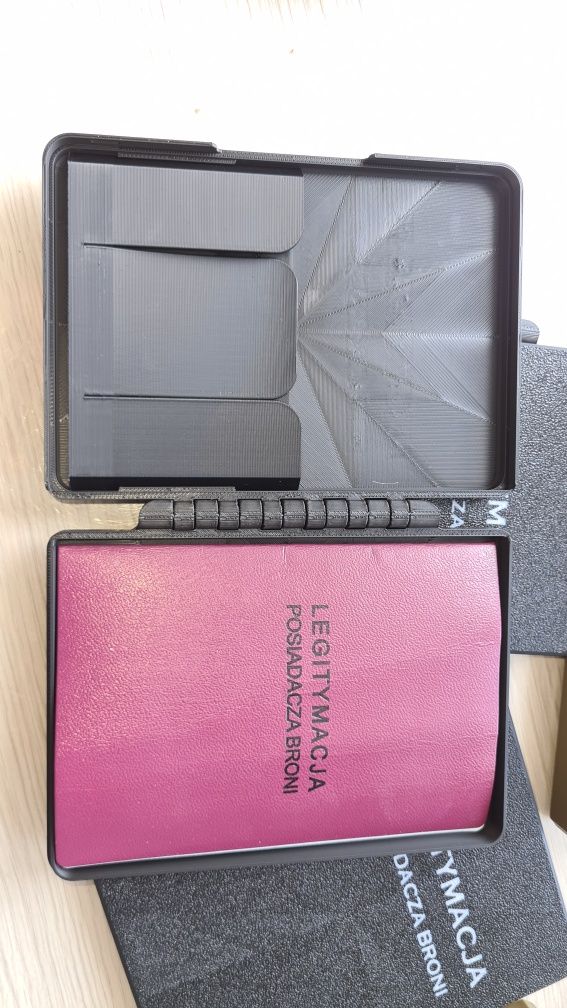 Etui na Legitymację Posiadacza Broni wykonana w druku 3D.