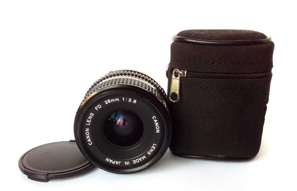 Об'єктив  CANON FD 28/2,8 до плівкових фотокамер.