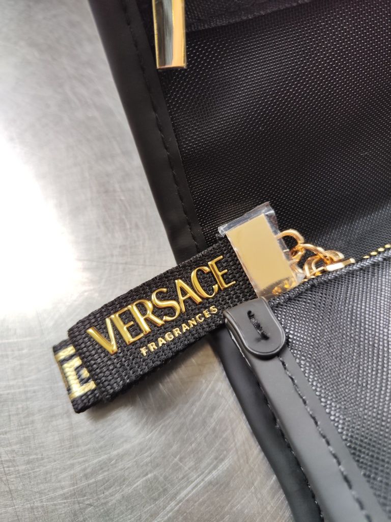 Versace - elegancka torebka na magnes