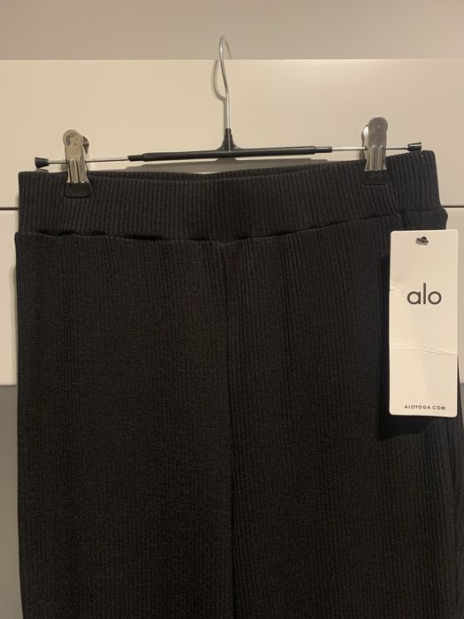 Штани-клеш alo yoga