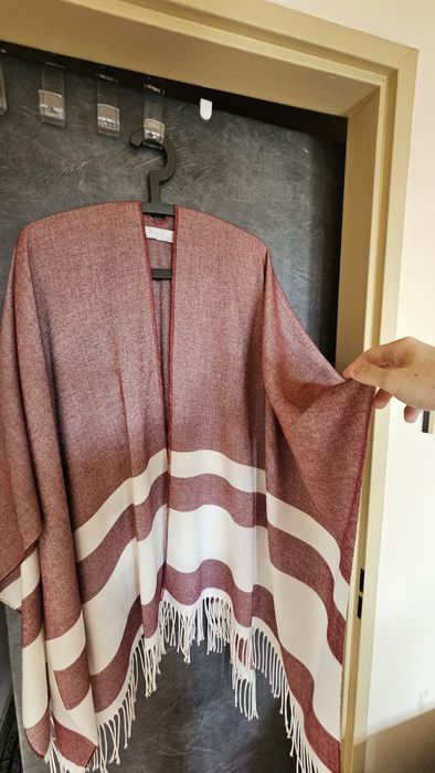 Poncho peleryna Zighilli made in italy. Nowe piękne.