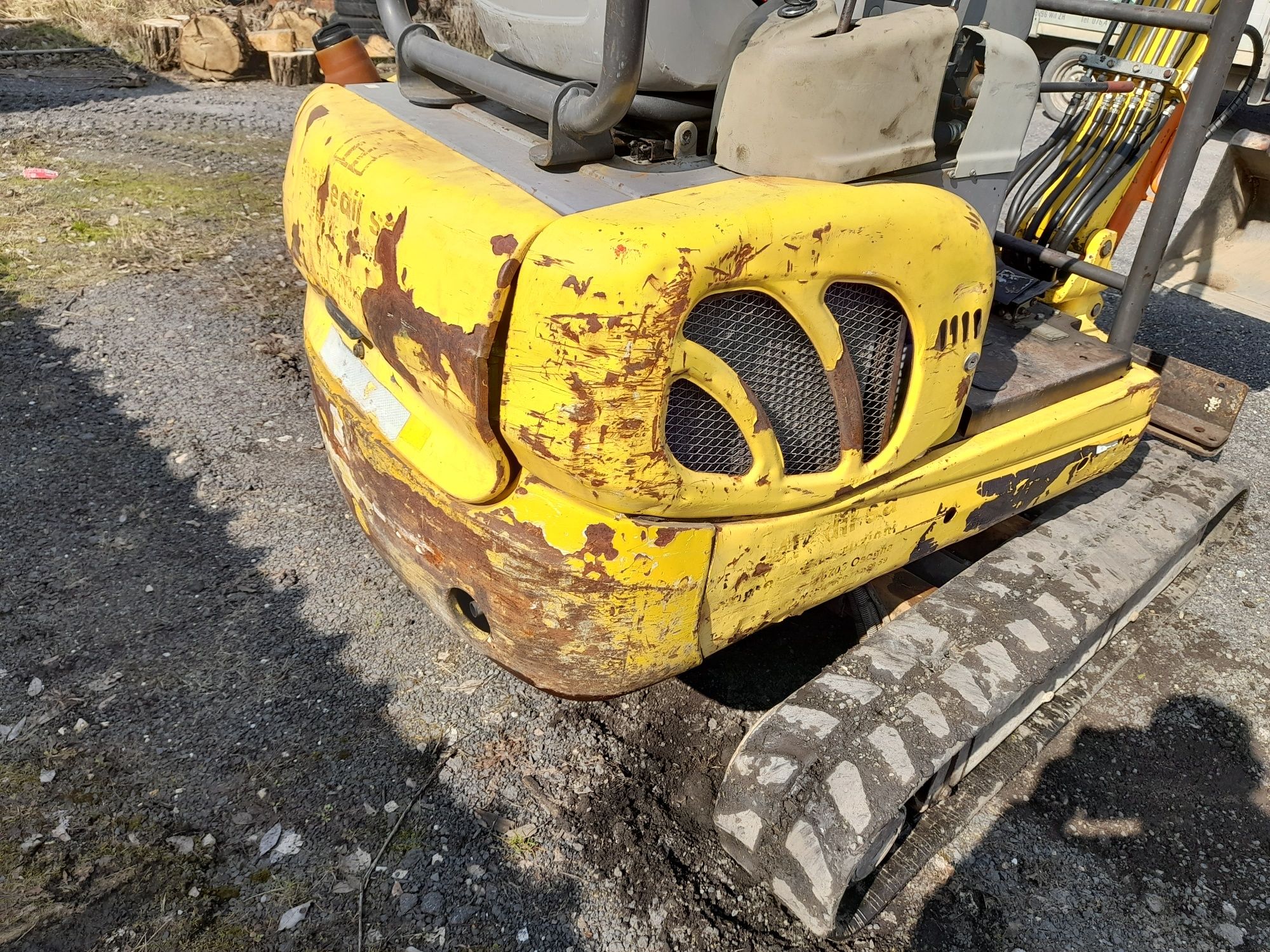 Minikoparka New Holland e18r