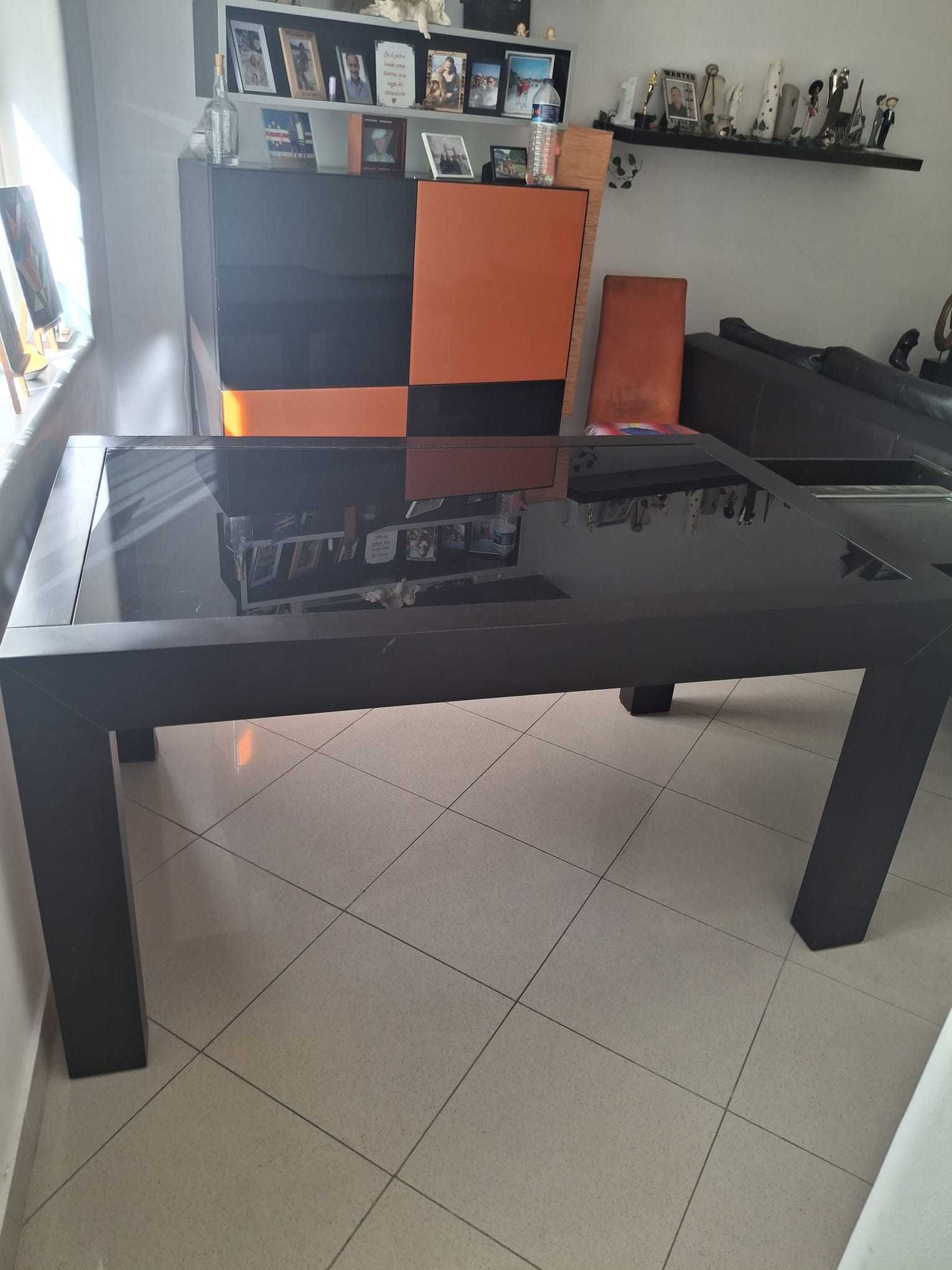 mesa de jantar inteiriça