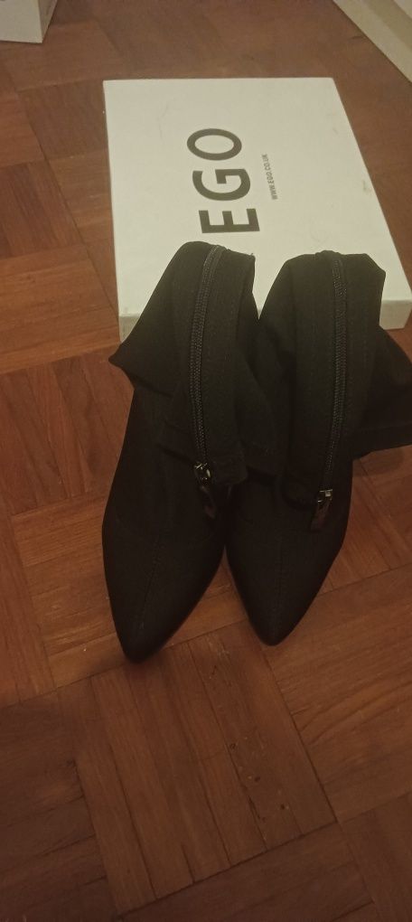 Botas com salto da ego store
